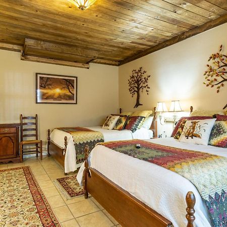Hemlock Inn Блоуинг Рок Екстериор снимка