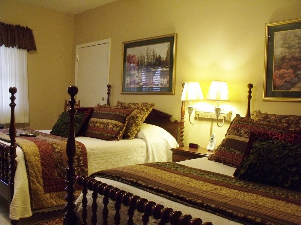 Hemlock Inn Блоуинг Рок Екстериор снимка